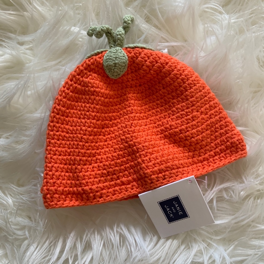 *Brand NEW* with tags pumpkin fall winter  hat